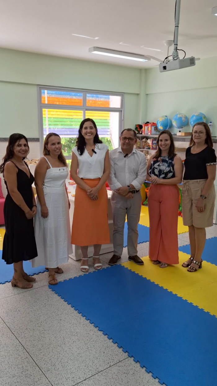 Conselheiro Célio Lima é recebido pela secretária Juliana Rohsner e equipe da Seme
