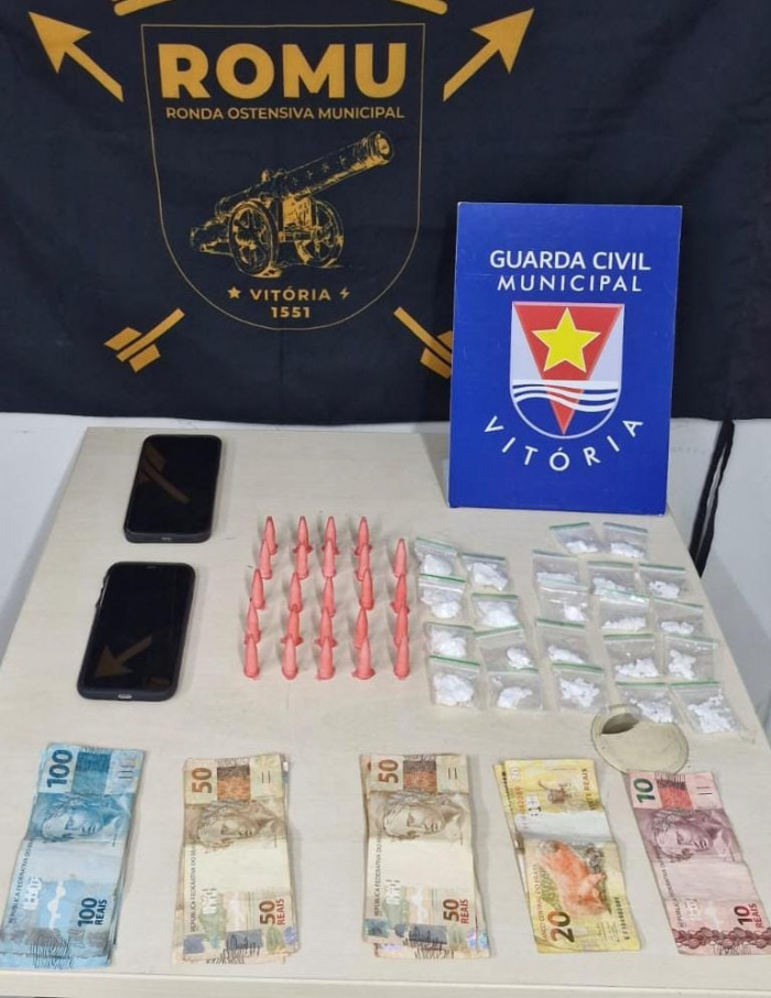 Guarda de Vitória prende traficante fazendo delivery de drogas em Jardim da Penha