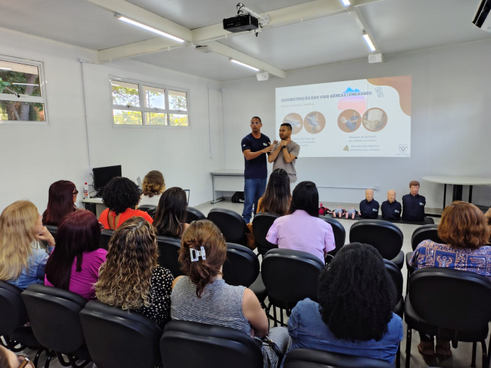 Formação em Primeiros Socorros capacita professores da rede municipal de Vitória