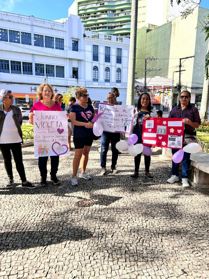Ação de combate à violência contra os idosos no Centro de Vitória