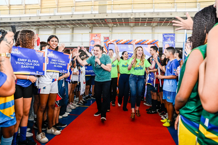 Abertura dos Jogos Escolares Municipais de Vitória agita ginásio do Tancredão