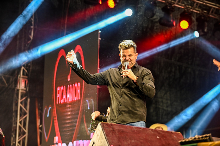 Festa de São Pedro: mais de 40 mil pessoas curtiram o mega show de Alemão do Forró