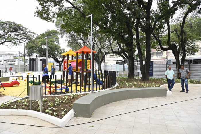 Entrega da reforma da praça Asdrubas Soares