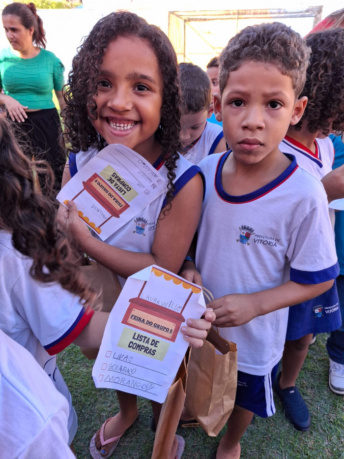 Dia de feira no CMEI Gilda de Athayde, em São Pedro