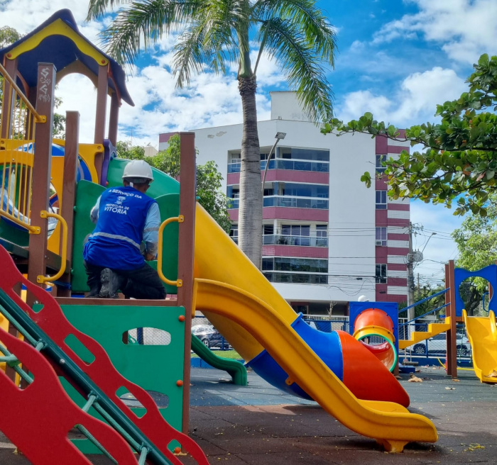 Central de Serviços realiza manutenção nos Parques Kids de Vitória