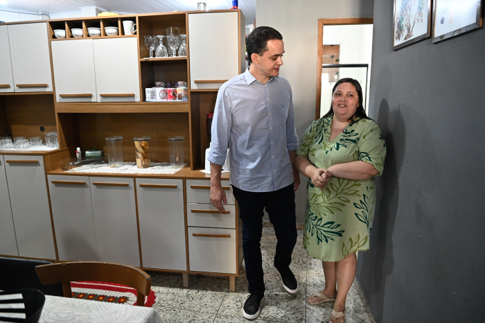 Entrega de Casa do Projeto Bonus Moradia no Bairro do Quadro