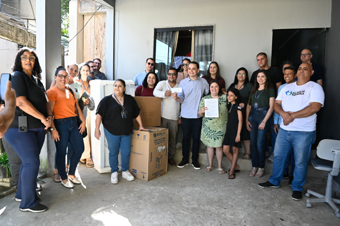 Entrega de Casa do Projeto Bonus Moradia no Bairro do Quadro