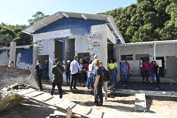 Visita à obra da cozinha comunitária em São Pedro