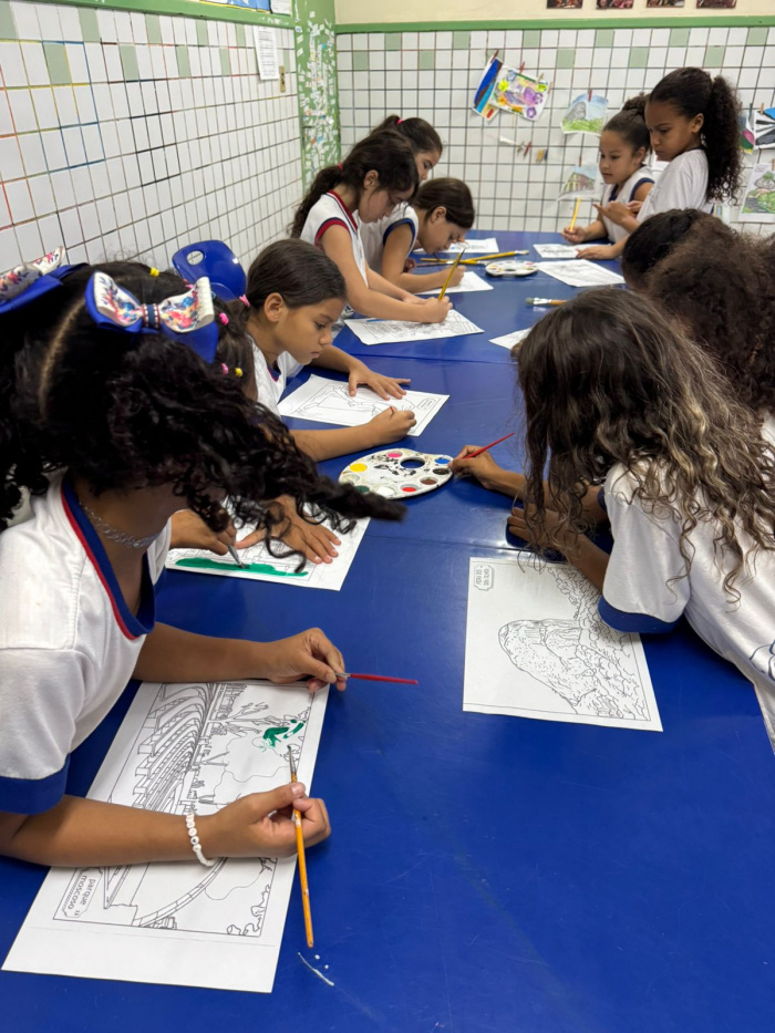 Cenas de Vitória": Estudantes da EMEF UFES colorindo a cidade