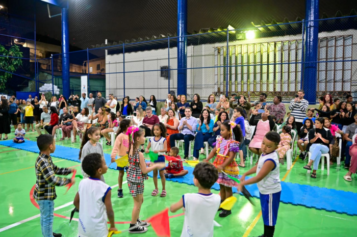 Comunidade da Ilha do Príncipe celebra entrega da cobertura da quadra da EMEF Castelo Branco