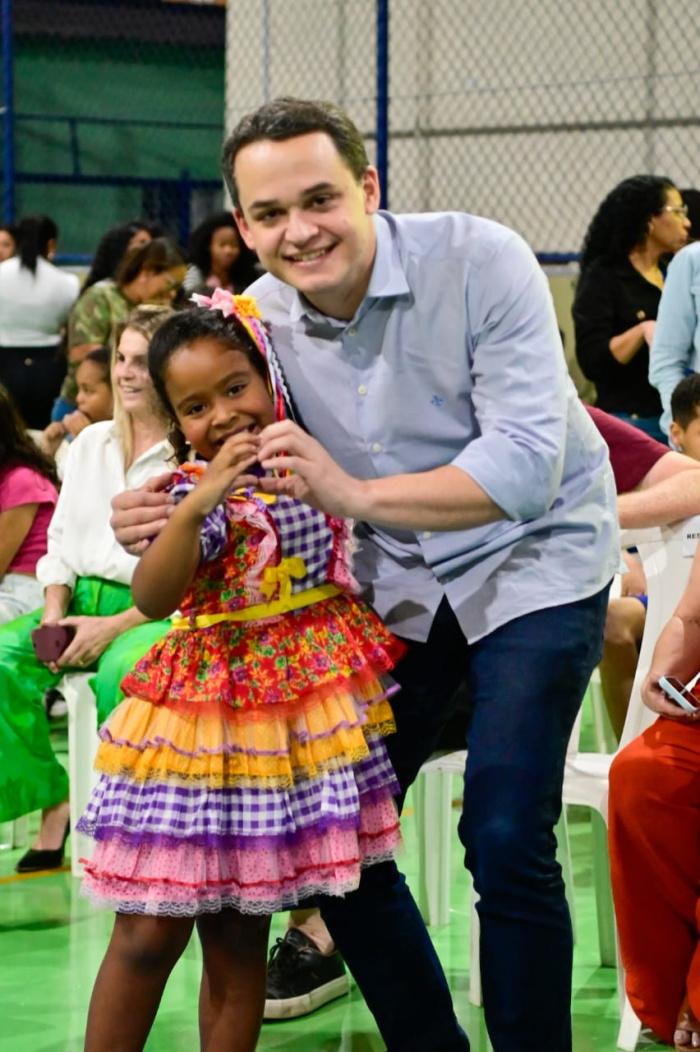 Comunidade da Ilha do Príncipe celebra entrega da cobertura da quadra da EMEF Castelo Branco