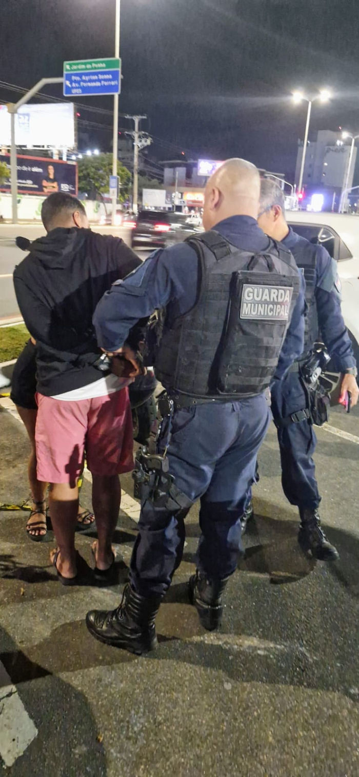 Acusado de tráfico de drogas é detido pela Guarda de Vitória em Jardim da Penha
