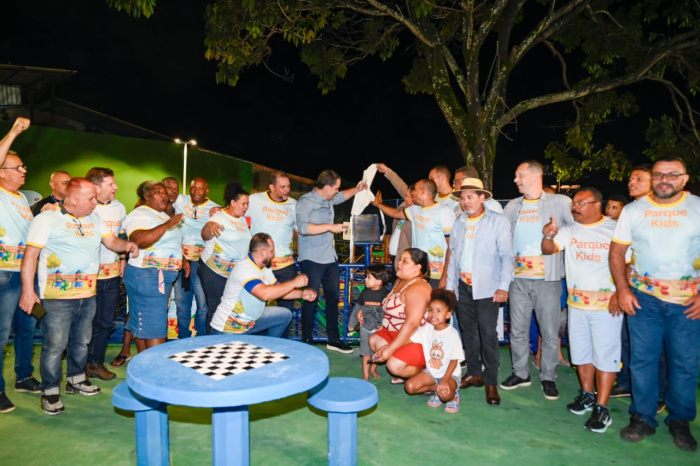 Entrega da reforma da Praça do Querosene