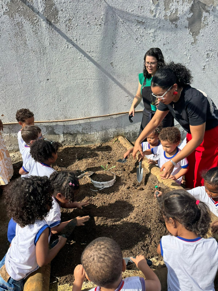 Crianças dos CMEIs Robson Nassur e Silvanete Rocha vivem intercâmbio lúdico com natureza e aromas