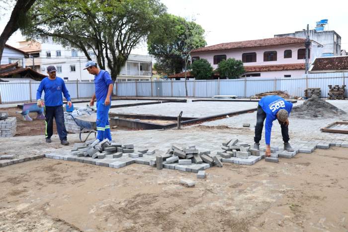 Visita às obras da Praça Therezinha Grecchi no bairro República