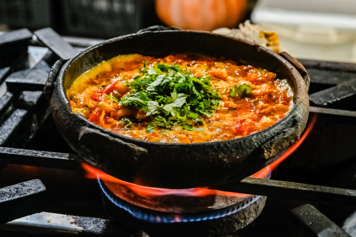 Moqueca de Badejo - Preparo na Cozinha do Restaurante Pirão
