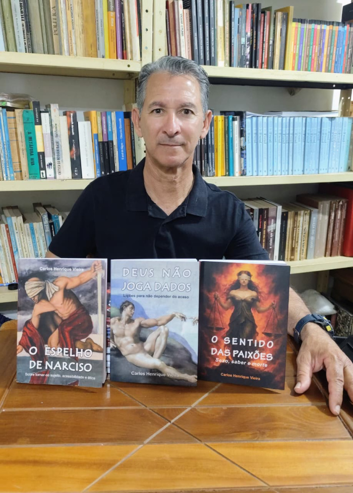 Trilogia de livros de psicologia escrita por guarda municipal é lançada em Vitória