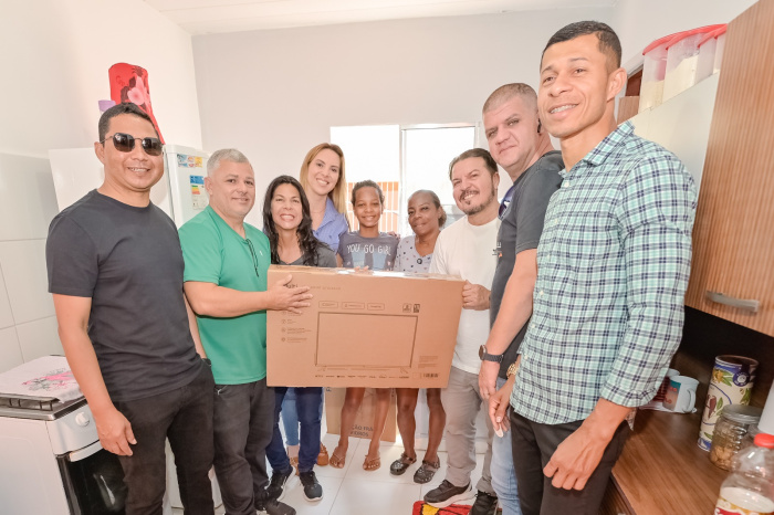 Entrega das melhorias habitacionais do Projeto Casa Feliz e Segura para Geciane Rodrigues