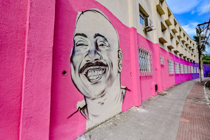 Kleber Simpatia é retratado em muro da Fames, no Centro de Vitória.