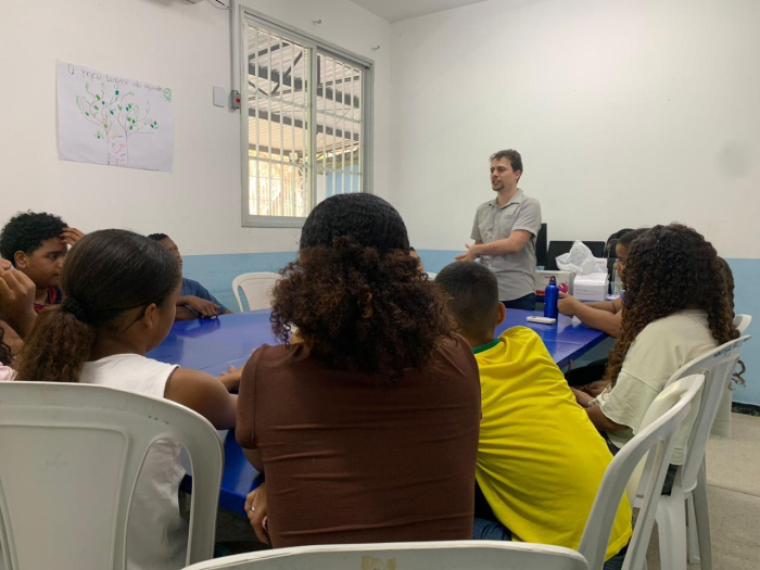 Dezembro Vermelho: adolescentes de Nova Palestina recebem orientação sobre ISTs