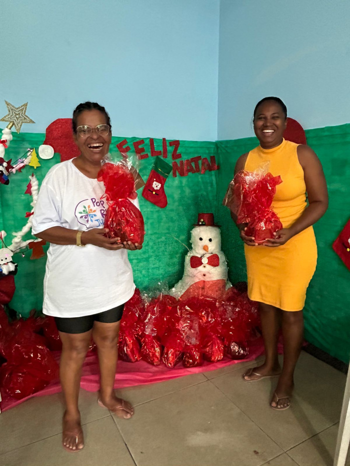 Simone da Conceição dos Santos e sua mãe Gisele dos Santos.