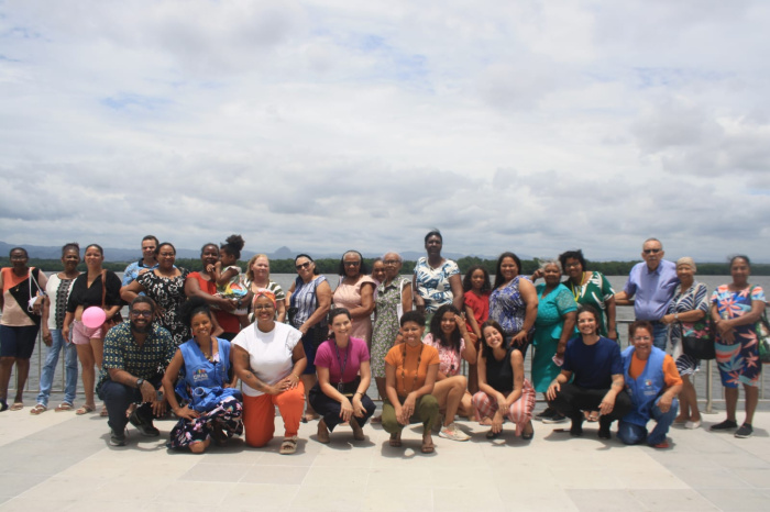 Mulheres atendidas no Cras São Pedro I e II são retratadas em exposição