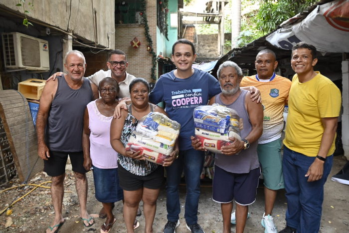 Esperança e espírito natalino marcam entrega de cestas básicas no bairro Engenharia