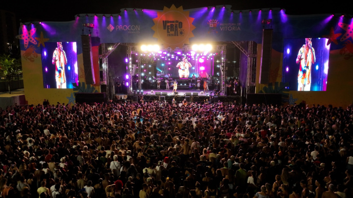 A temporada 2026 começou na noite desta sexta-feira (2) e contou com mais de 90 mil pessoas