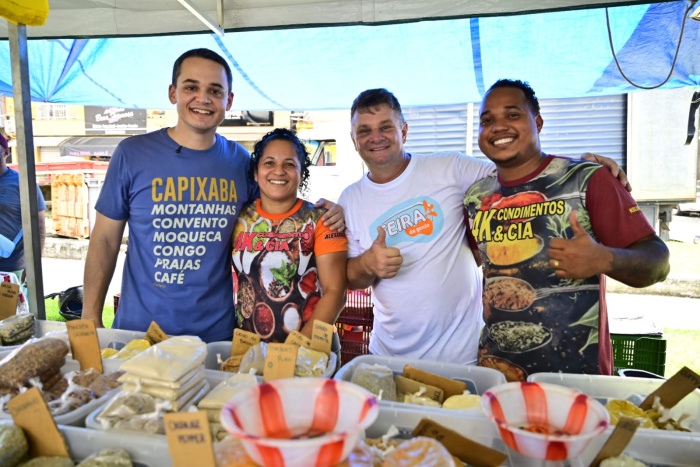 Maria da Penha vai à Feira leva informação e reforça a rede de proteção às mulheres em Goiabeiras