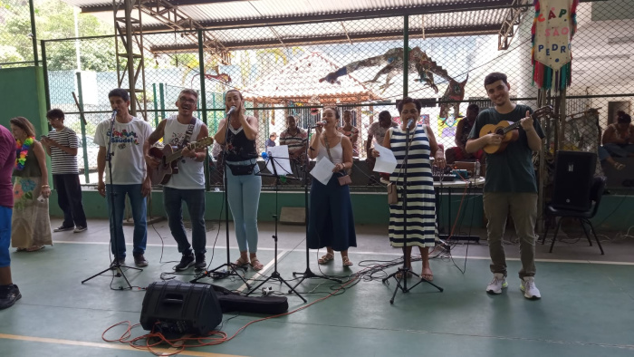 Último ensaio do Bloco Que Loucura no Caps São Pedro