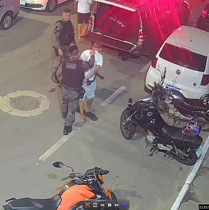 Motocicleta clonada é apreendida e condutor é detido pela Guarda de Vitória