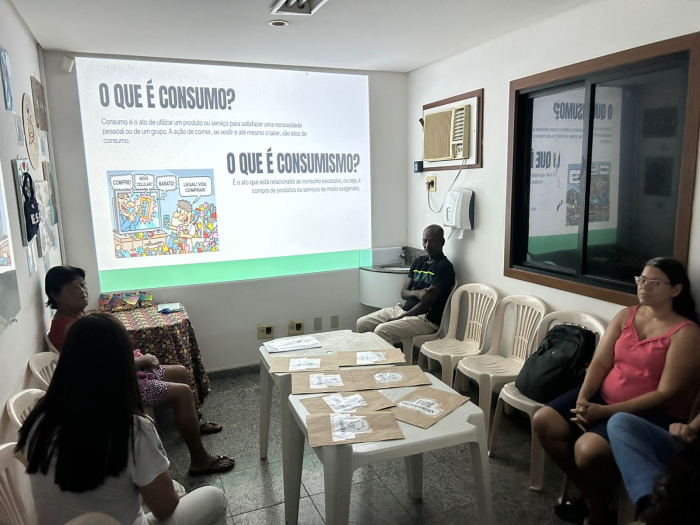 Oficina de Educação financeira no Cras Praia do Canto