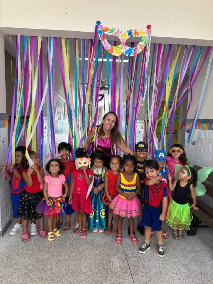 Bailinho de carnaval no CMEI TI Jacy Alves Fraga, no bairro Tabuazeiro