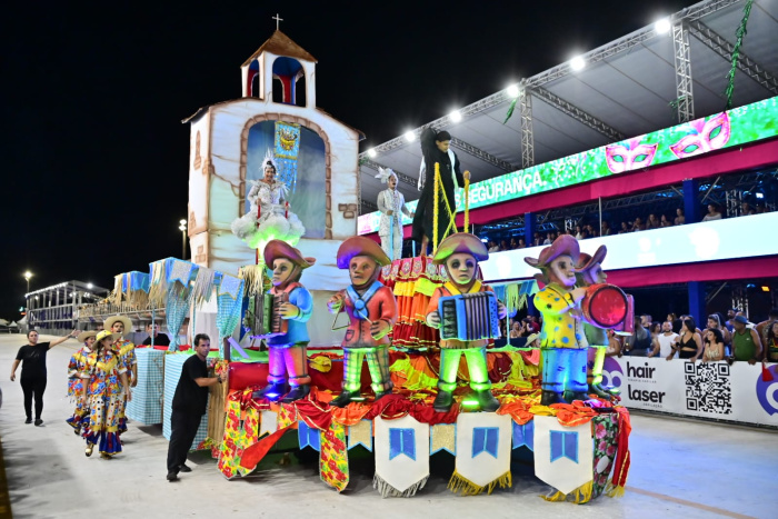 Mocidade da Praia levou os festejos juninos para a avenida do Sambão do Povo