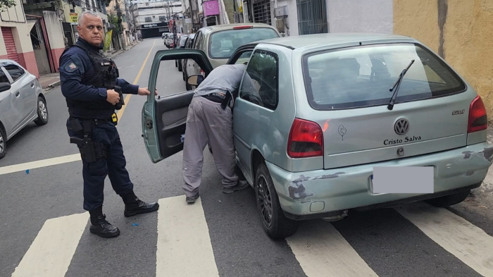 Acusado de dois assaltos a um posto de combustíveis, em Santa Teresa, é detido pela Guarda de Vitóri