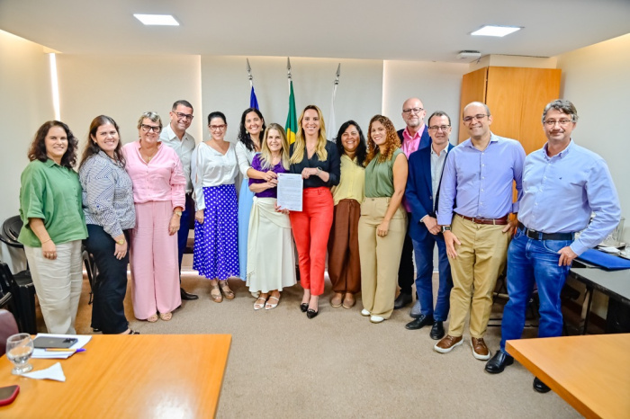 Assinatura do Termo para 2ª edição do projeto Primeira Infância Cidadã