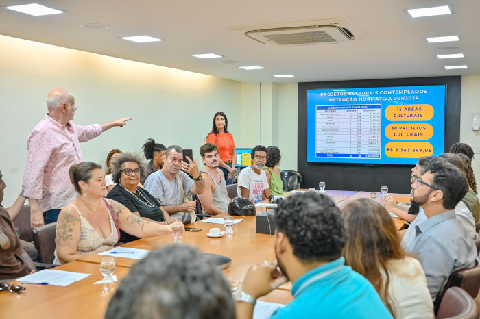 Assinatura dos Contratos da Lei Rubem Braga