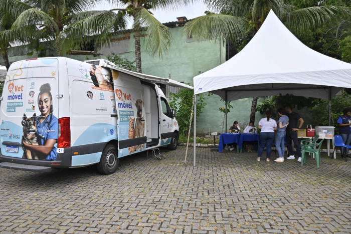 Ação Social na Maranata e assinatura do projeto de Lei para o nome do CREAS de Maruipe