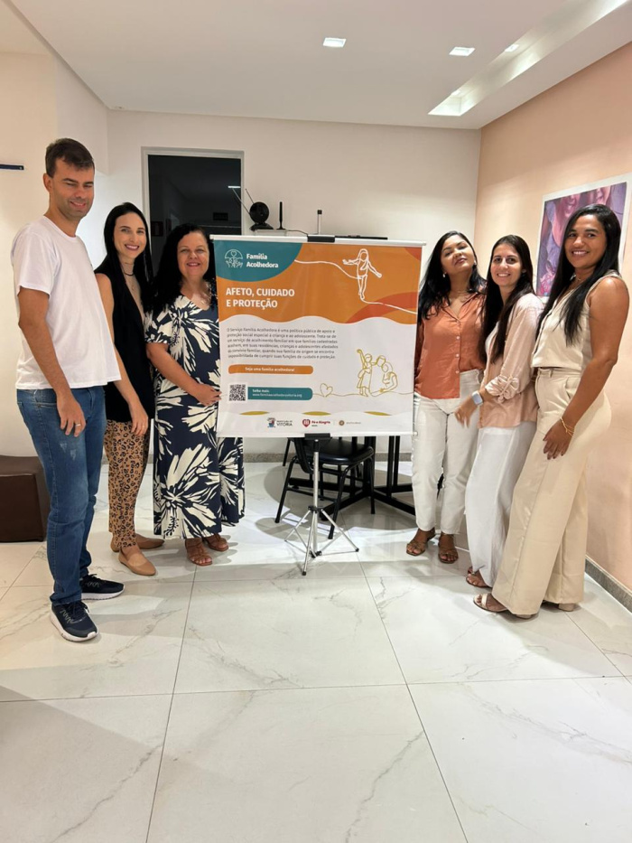 Equipe de Pedro Canário vista o serviço de Família Acolhedora de Vitória