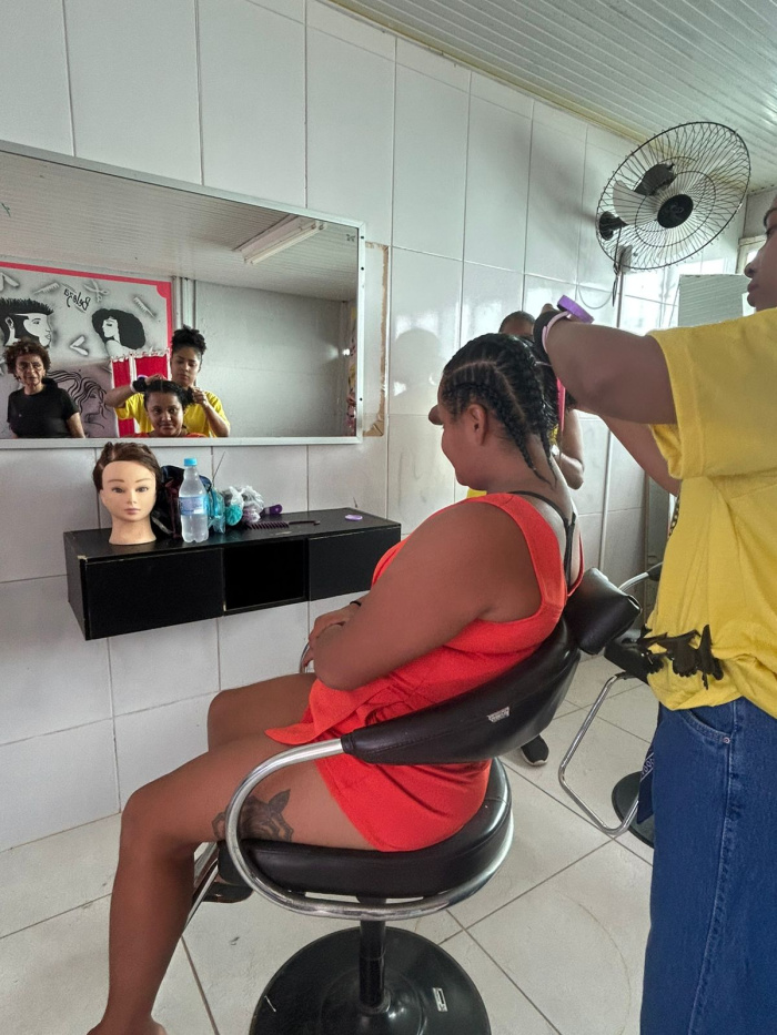 Centro Pop inaugura o primeiro salão de beleza com funcionamento em tempo integral dentro do espaço