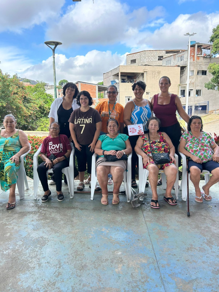 Café da manhã em comemoração ao Dia das Mães no Cras Santa Martha