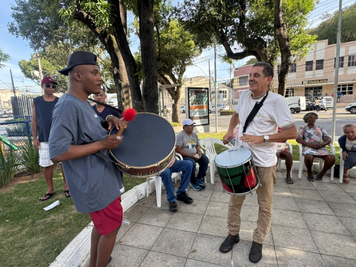 CAPS de Vitória se reúnem na praça de Jucutuquara no Dia Nacional da Luta Antimanicomial