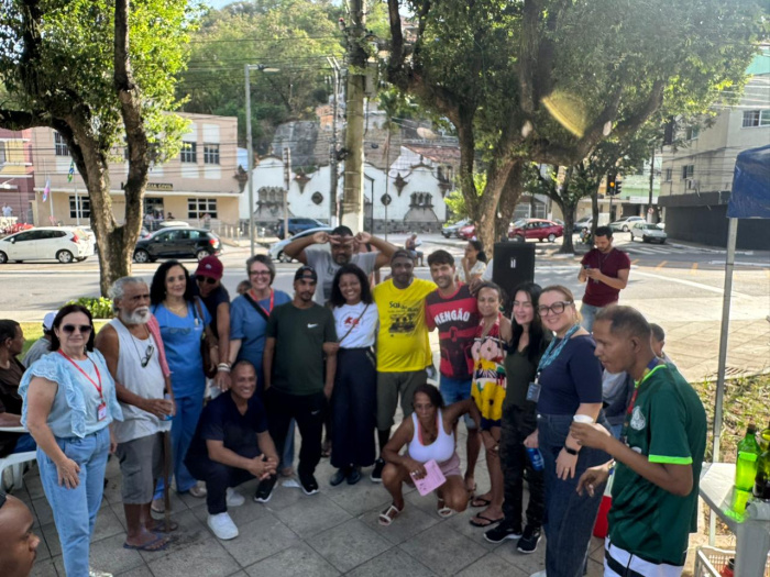 CAPS de Vitória se reúnem na praça de Jucutuquara no Dia Nacional da Luta Antimanicomial