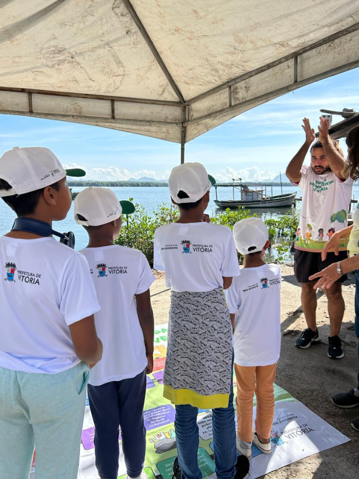 No Dia dos Oceanos, Guardiões Mirins exploram manguezal em Vitória