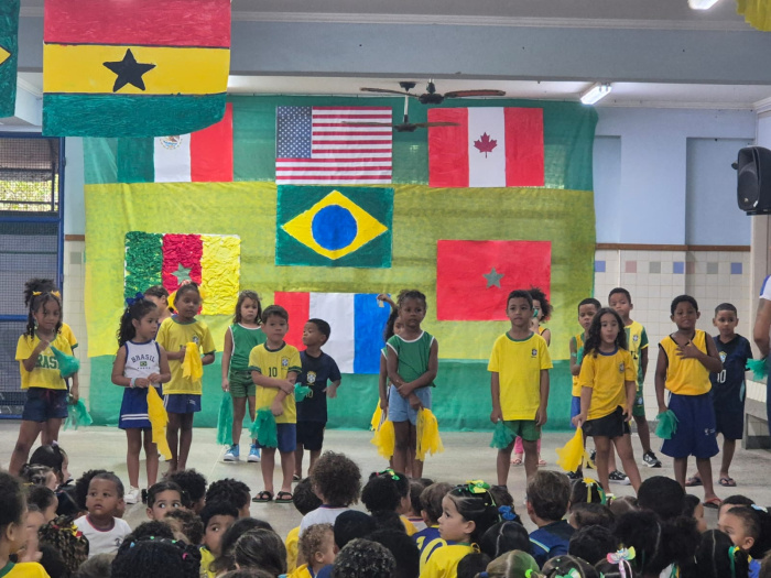 Crianças no Cmei Yolanda Lucas da Silva
