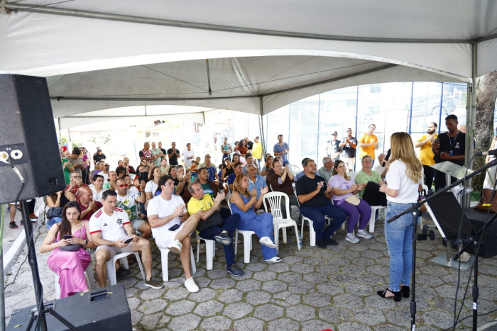 Bairro Universitário ganha praça revitalizada com nova miniquadra e áreas de convivência