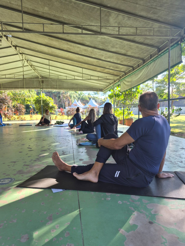 SOE comemora dia do Yoga no parque da Pedra da Cebola