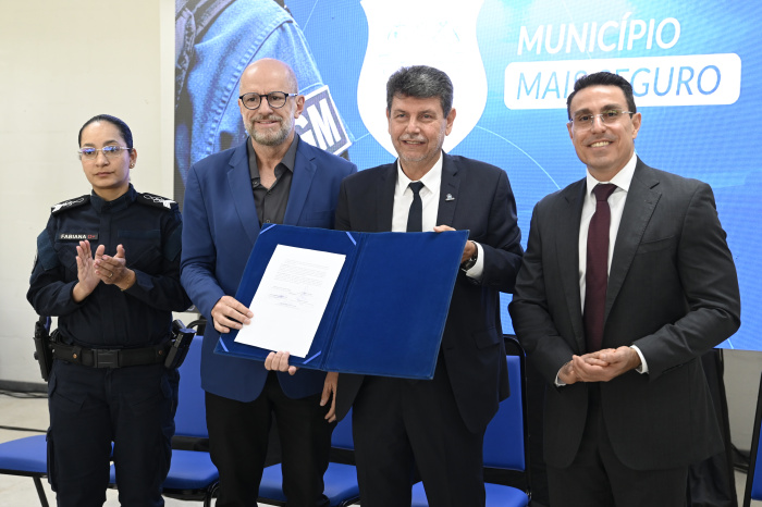 Vitória formaliza adesão ao programa nacional Município Mais Seguro
