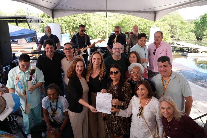 Celebração do Dia das Paneleirase entrega do projeto Raízes do Galpão