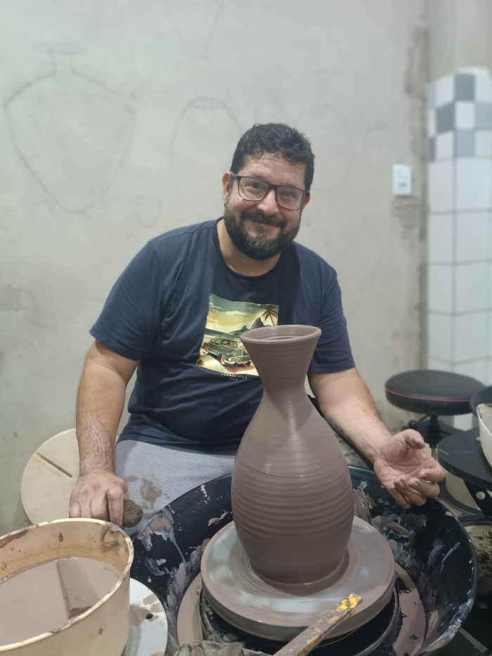 Exposição celebra os 25 anos da CERAMES com obras inéditas inspiradas na "Alquimia do Barro